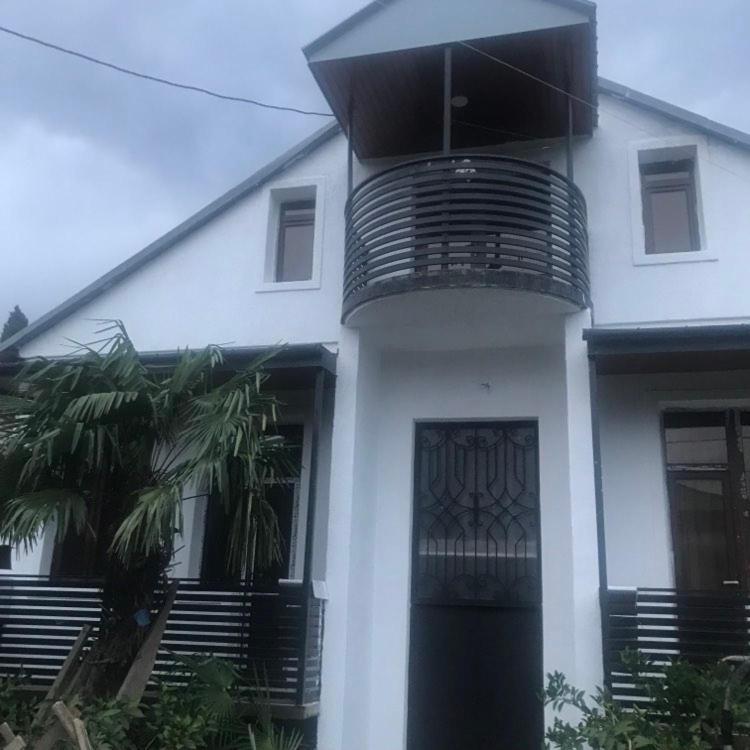 Nino & Irodi'S Guest House 库塔伊西 外观 照片