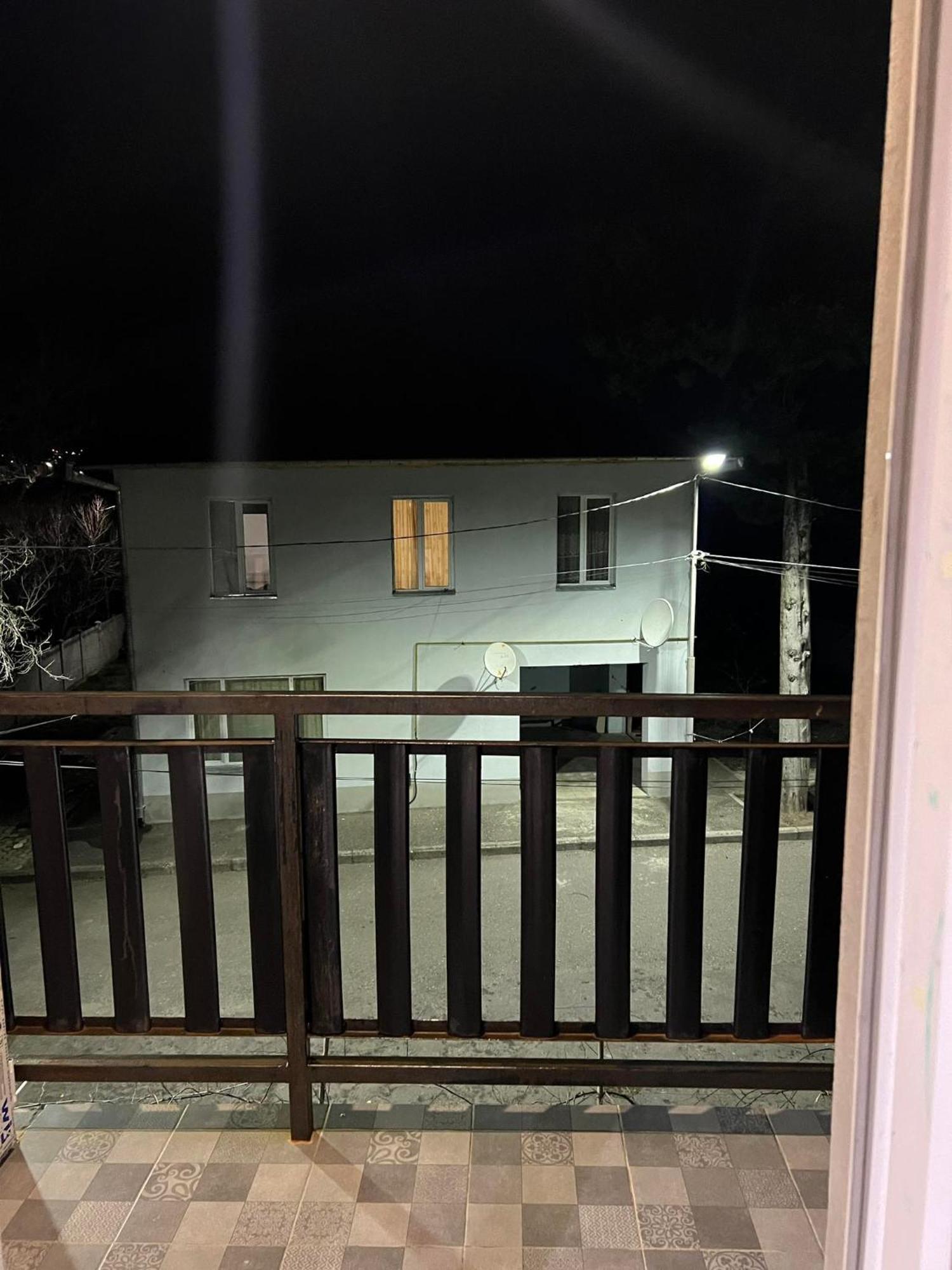 Nino & Irodi'S Guest House 库塔伊西 外观 照片