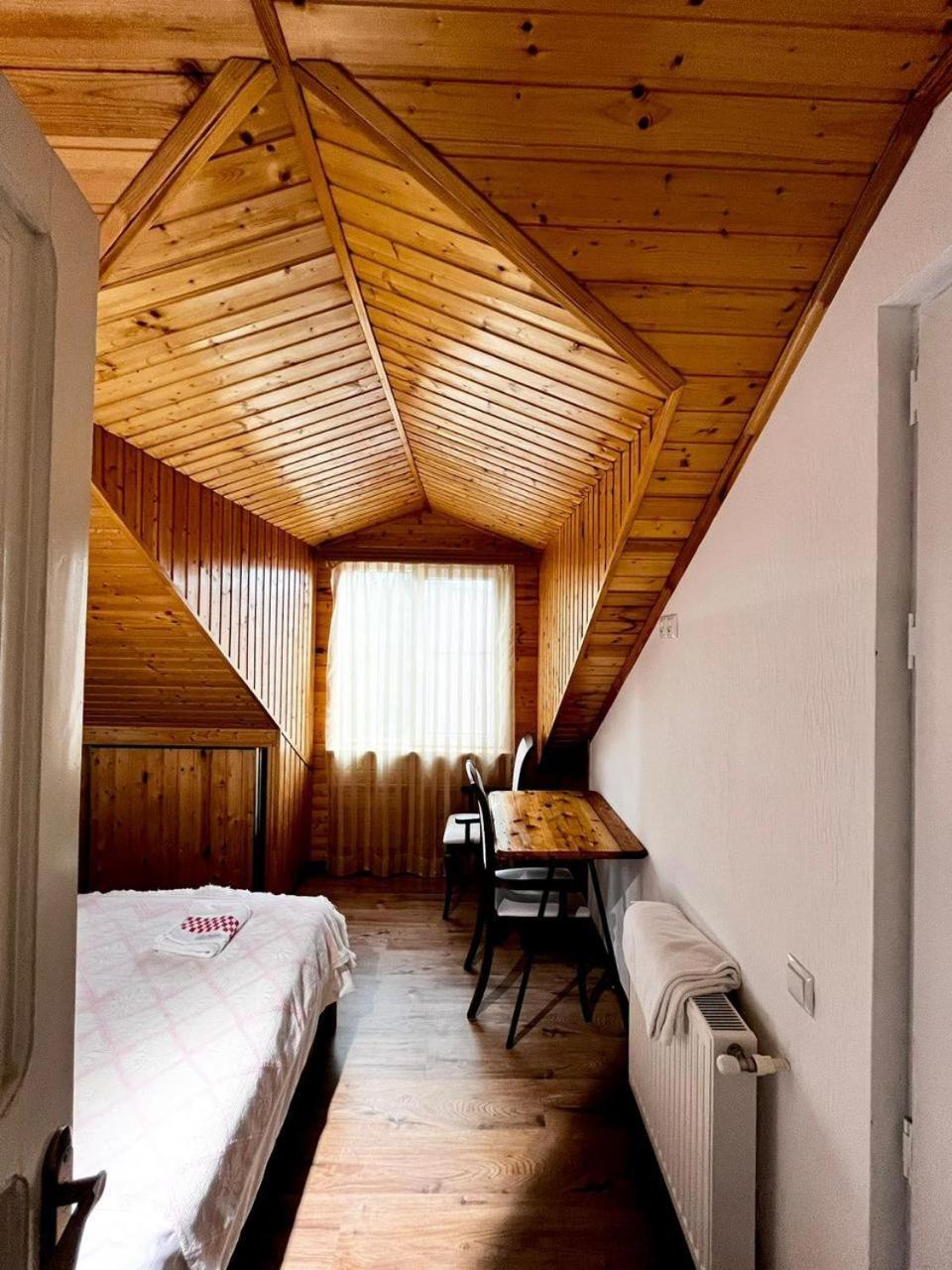 Nino & Irodi'S Guest House 库塔伊西 外观 照片