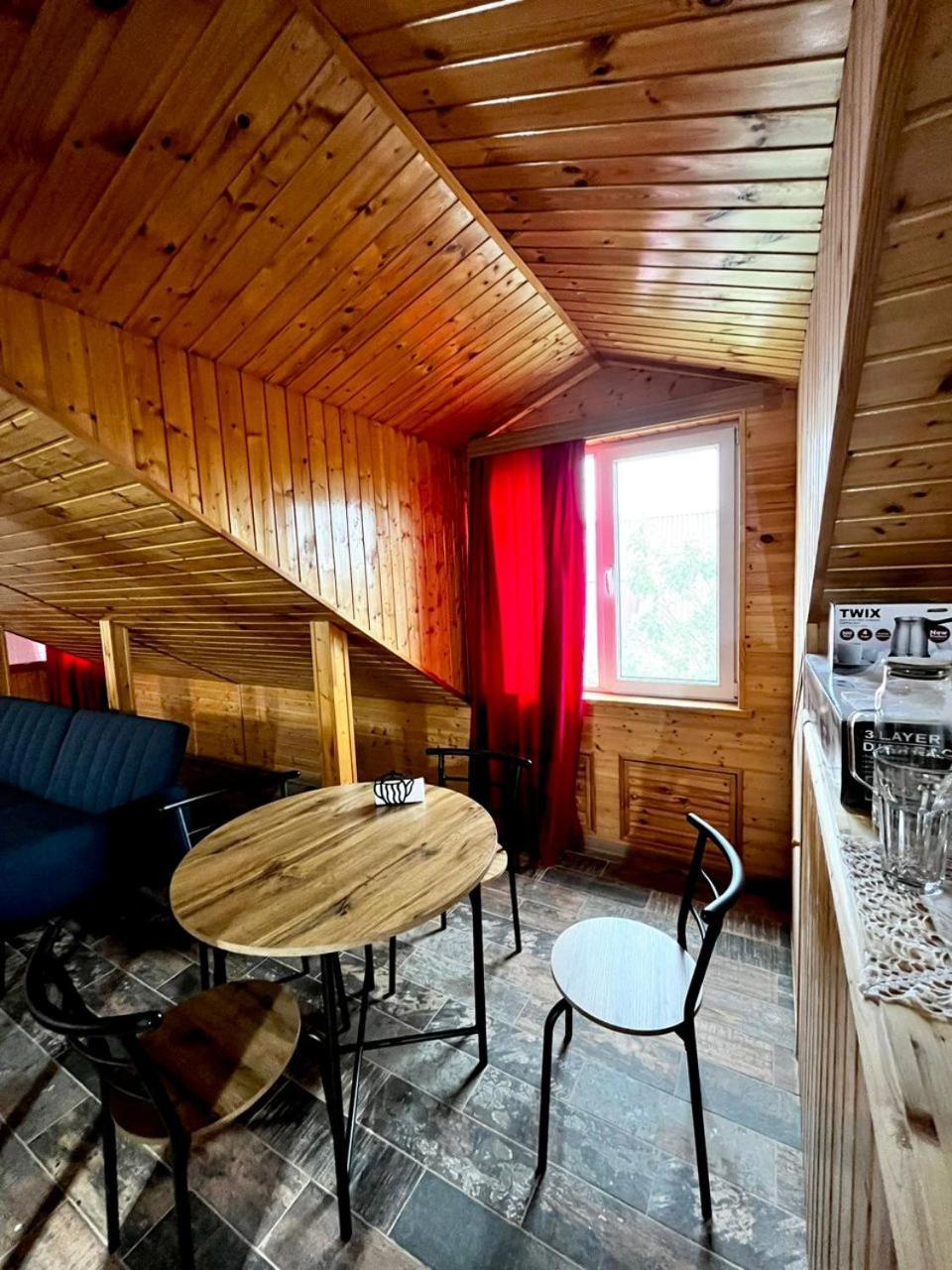 Nino & Irodi'S Guest House 库塔伊西 外观 照片