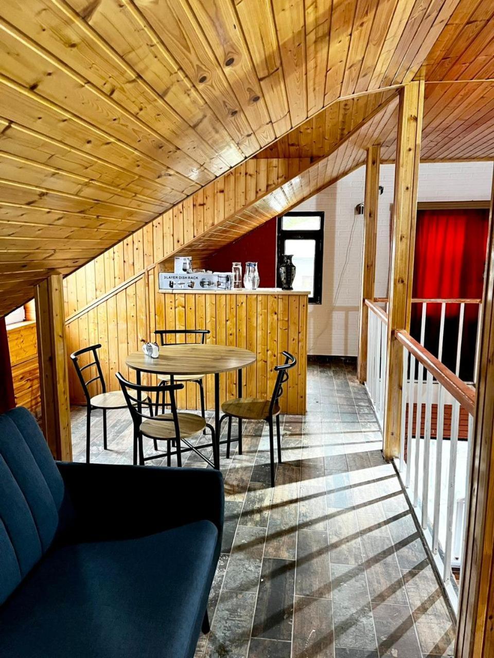 Nino & Irodi'S Guest House 库塔伊西 外观 照片