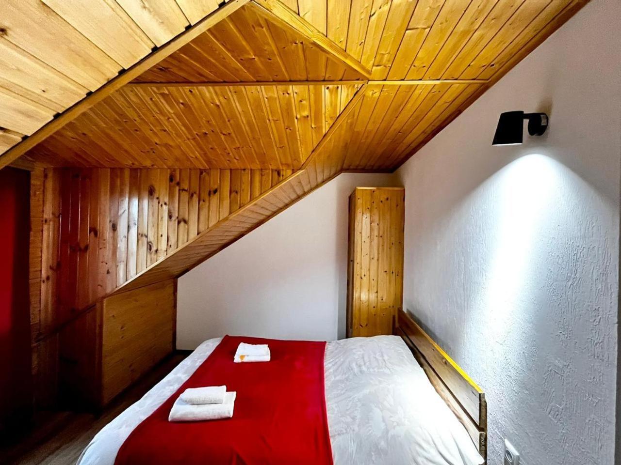 Nino & Irodi'S Guest House 库塔伊西 外观 照片